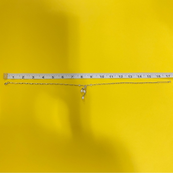 3-Pearl Pendant Necklace - Picture 3 of 4